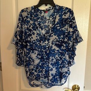 Vince Camuto Blue and White Flutter Sleeve Blouse